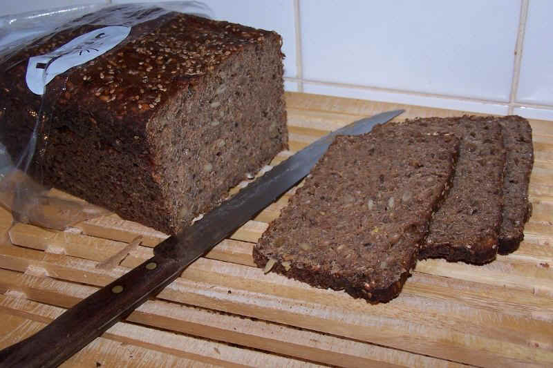 rugbrød5.jpg (82945 bytes)